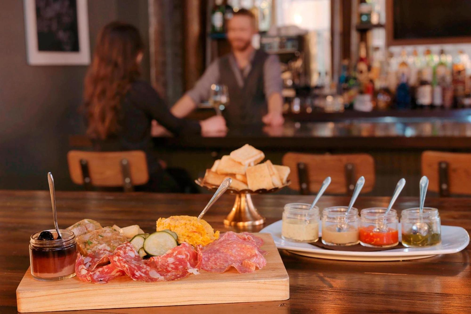 新奥尔良Q&c And Bar，Autograph Collection酒店